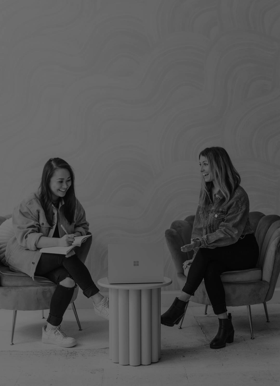 womans-meeting-visioconf